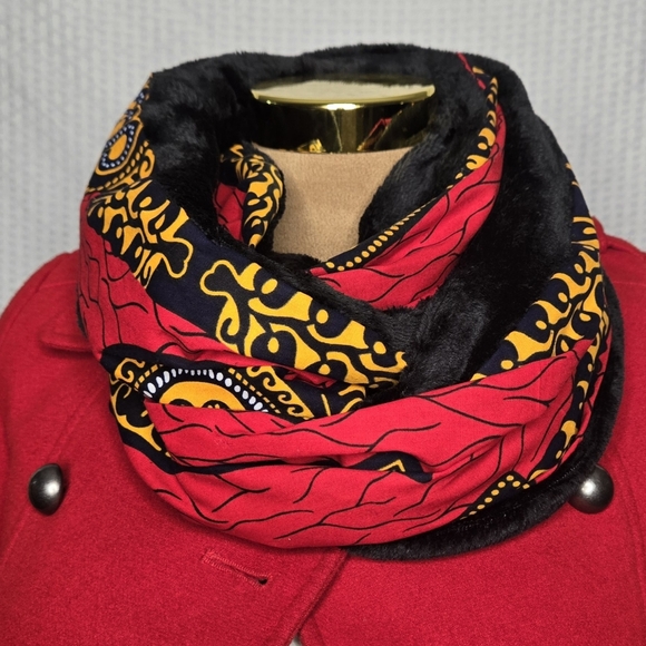 PHOEBE - Winter Scarf - Picture 6 of 6